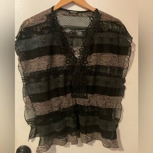 Tophouse women’s Black, Brown & Green Lace Poncho Top size M
